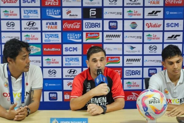 Pelatih Semen Padang Merasa Senang Setelah Kemenangan di Kandang Persija