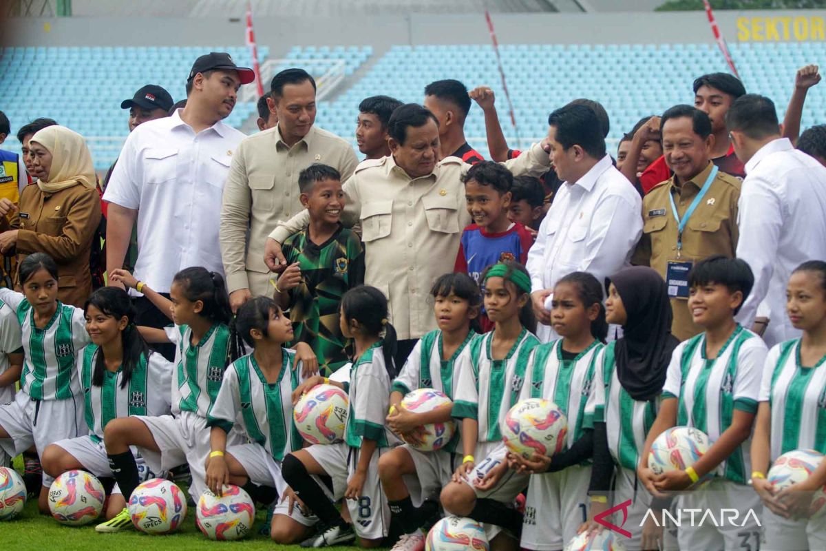 Presiden Prabowo Subianto Luncurkan 17 Stadion Bertaraf FIFA di Indonesia