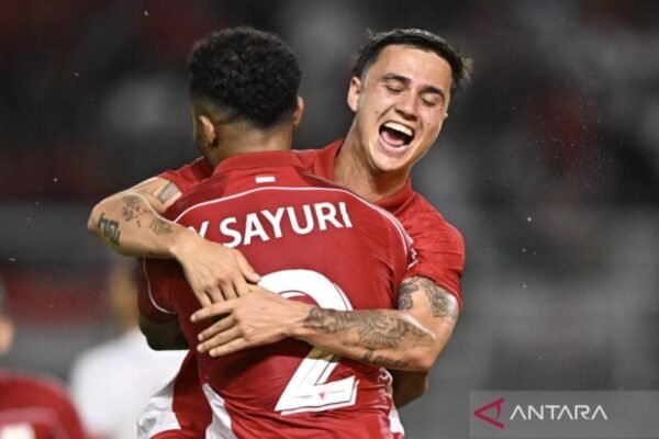 Berikut beberapa alternatif judul untuk "Johnny Jansen mengakui sempat menginginkan Eliano untuk gabung ke Bali":

1. "Johnny Jansen Terungkap Pernah Ingin Eliano Bergabung dengan Bali"
2. "Pengakuan Johnny Jansen: Keinginan untuk Mengajak Eliano ke Bali"
3. "Johnny Jansen: Eliano Jadi Target Utama untuk Bergabung di Bali"
4. "Keinginan Johnny Jansen untuk Eliano Bergabung ke Bali diungkap"
5. "Eliano di Mata Johnny Jansen: Harapan untuk Bergabung ke Bali"

Silakan pilih atau sesuaikan dengan kebutuhan!