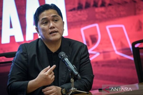Berikut adalah beberapa alternatif judul untuk "Rapat Paripurna Setujui Naturalisasi Mauro dan Miliano Jonathans":

1. "Rapat Paripurna: Pengesahan Naturalisasi Mauro dan Miliano Jonathans"
2. "Setujui Naturalisasi: Rapat Paripurna Bahas Mauro dan Miliano Jonathans"
3. "Keputusan Rapat Paripurna: Naturalisasi Mauro dan Miliano Jonathans Diakui"
4. "Pengesahan Naturalisasi Mauro dan Miliano Jonathans dalam Rapat Paripurna"
5. "Rapat Paripurna: Langkah Menuju Naturalisasi Mauro dan Miliano Jonathans"

Jika Anda memiliki preferensi atau tema tertentu yang ingin ditonjolkan, silakan beri tahu!