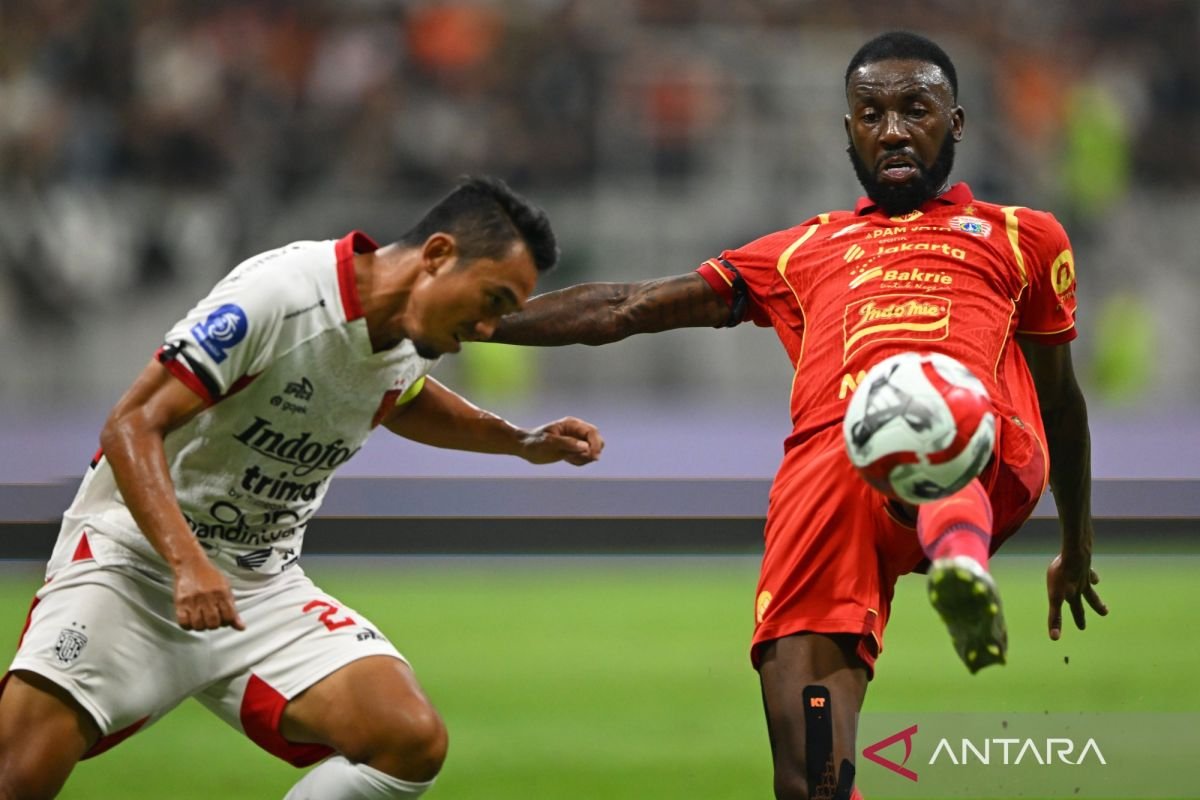 Gol Debut Bruno Tubarao Jaga Rekor Tak Terkalahkan Persija" dapat diubah menjadi "Bruno Tubarao Cetak Gol Debut dan Pertahankan Rekor Tak Terkalahkan Persija".