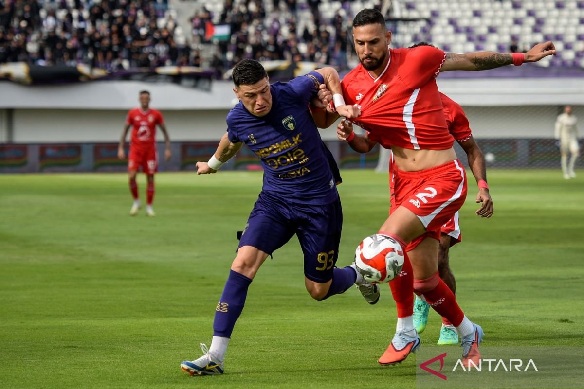 Formula Sukses Carlos Pena untuk Meningkatkan Performa Persita Tangerang